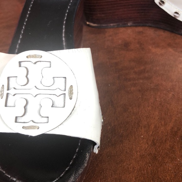 Tory Burch Leather Wedges in white - Picture 3 of 4